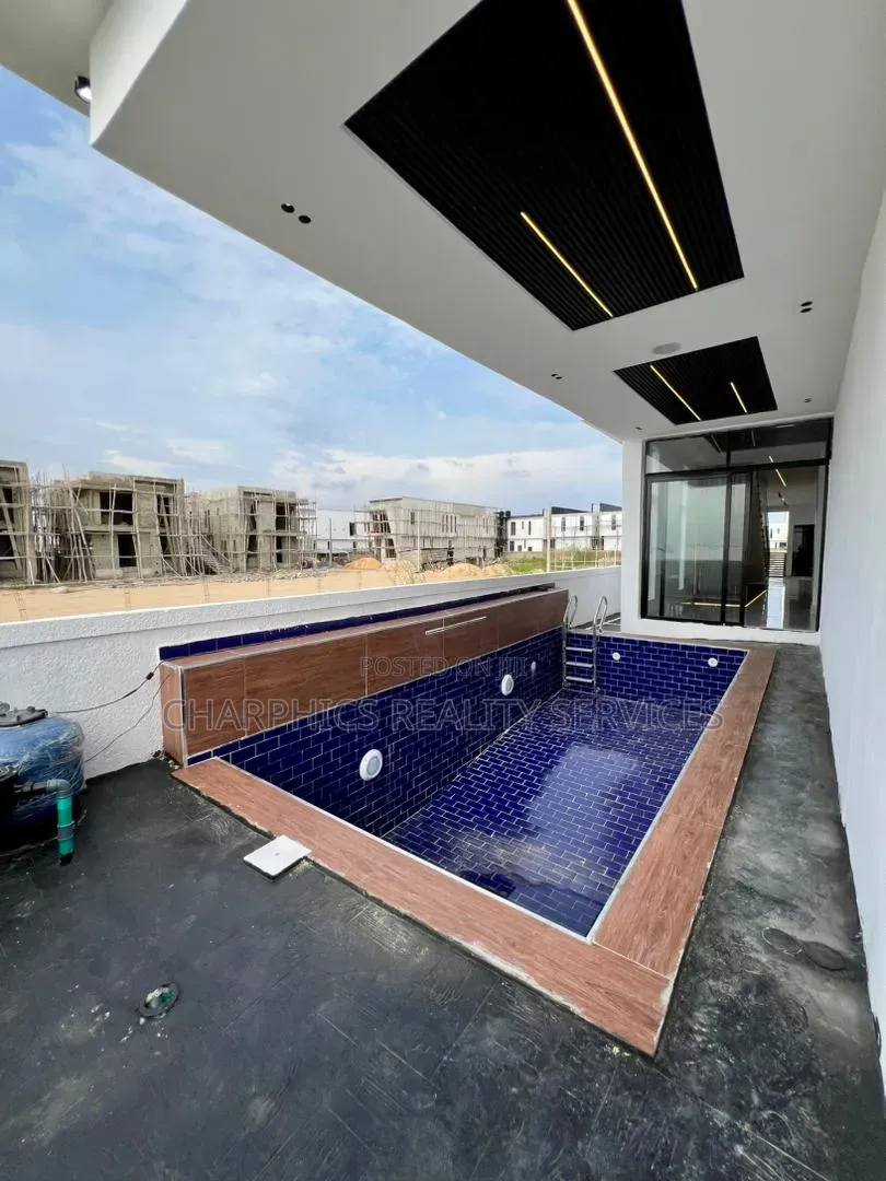 5bdrm Duplex in Off Lekki-Epe Expressway for sale in Off Lekki-Epe Expressway