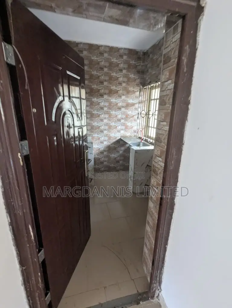 2bdrm Block of Flats in Igbe, Igbogbo for rent in Igbogbo