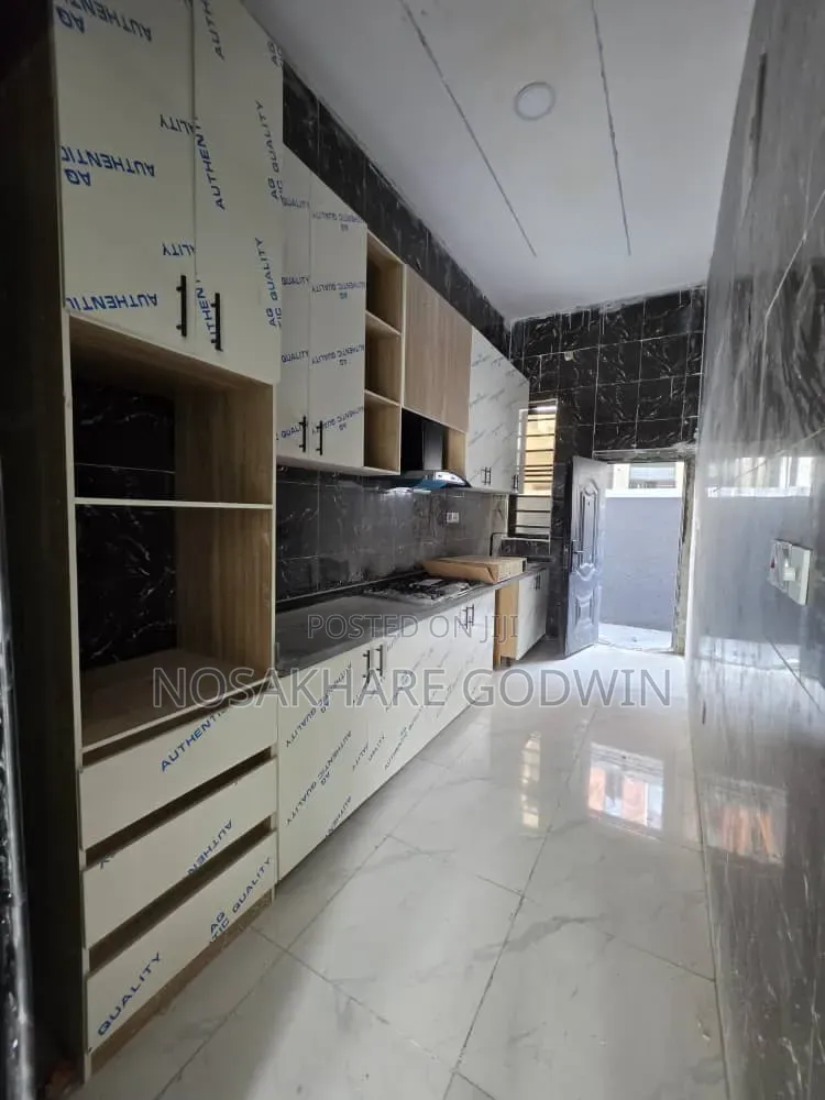 3bdrm Duplex in Abraham for sale in Abraham Adesanya Estate