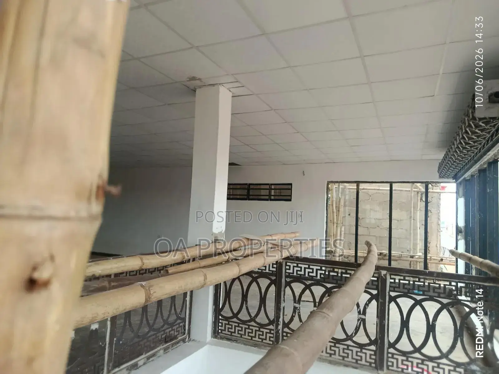 2-Units of Very Big Space Facing D Major Akobo Rd, Good 4 Commercials in Ibadan
