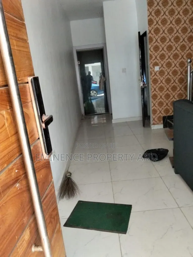 3bdrm Duplex in Ikota for rent in Ikota
