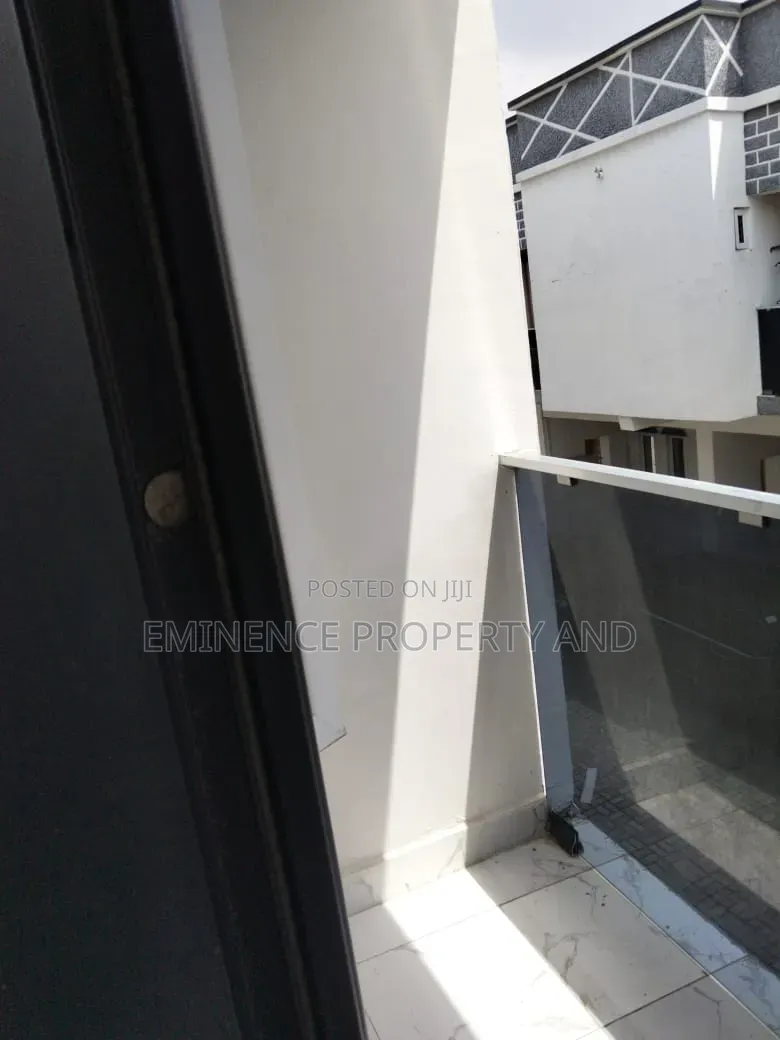 3bdrm Duplex in Ikota for rent in Ikota
