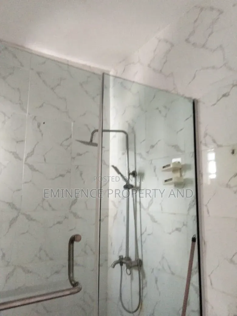3bdrm Duplex in Ikota for rent in Ikota