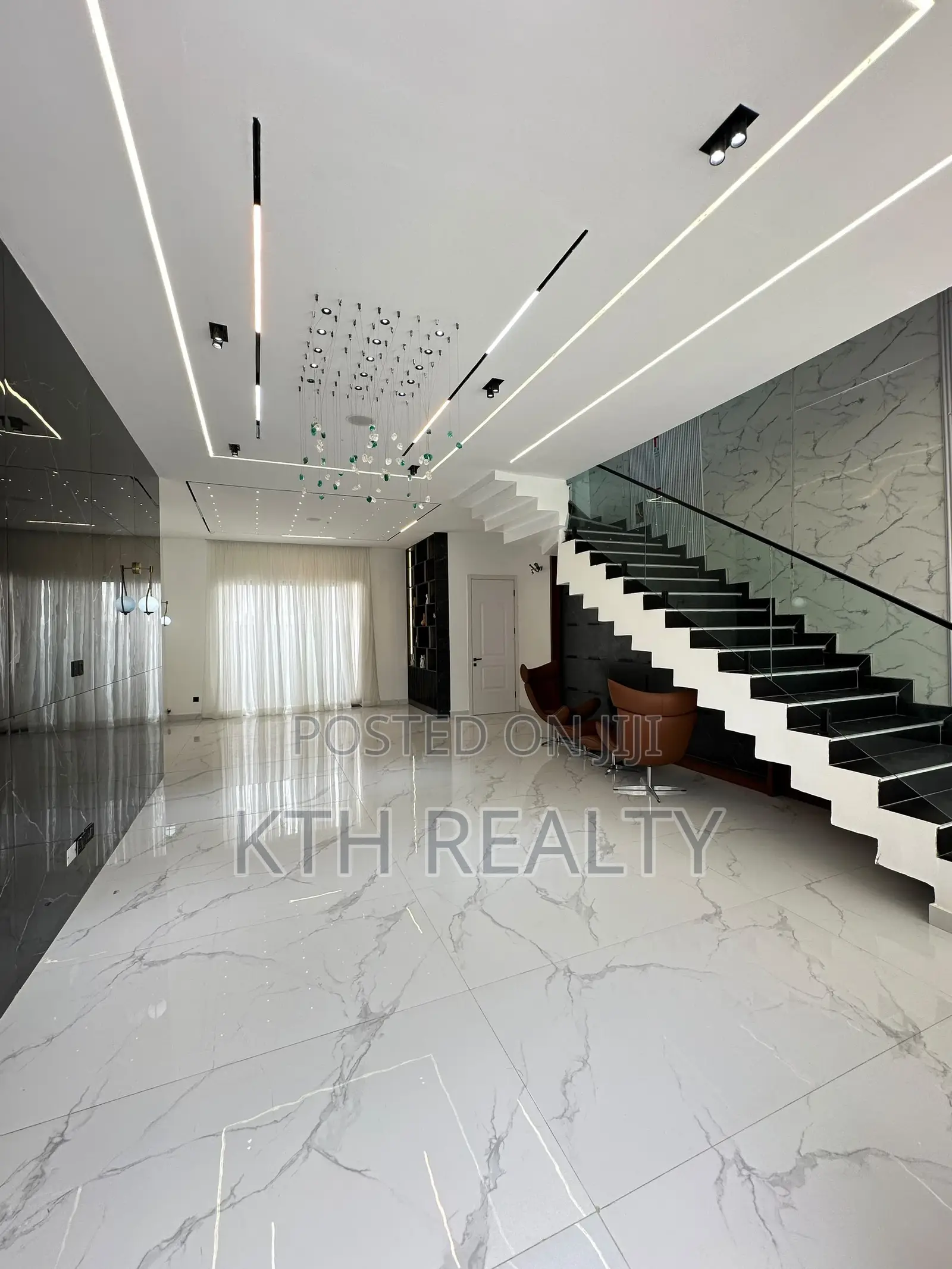 5bdrm Duplex in Lekki for sale in Lekki Phase 1