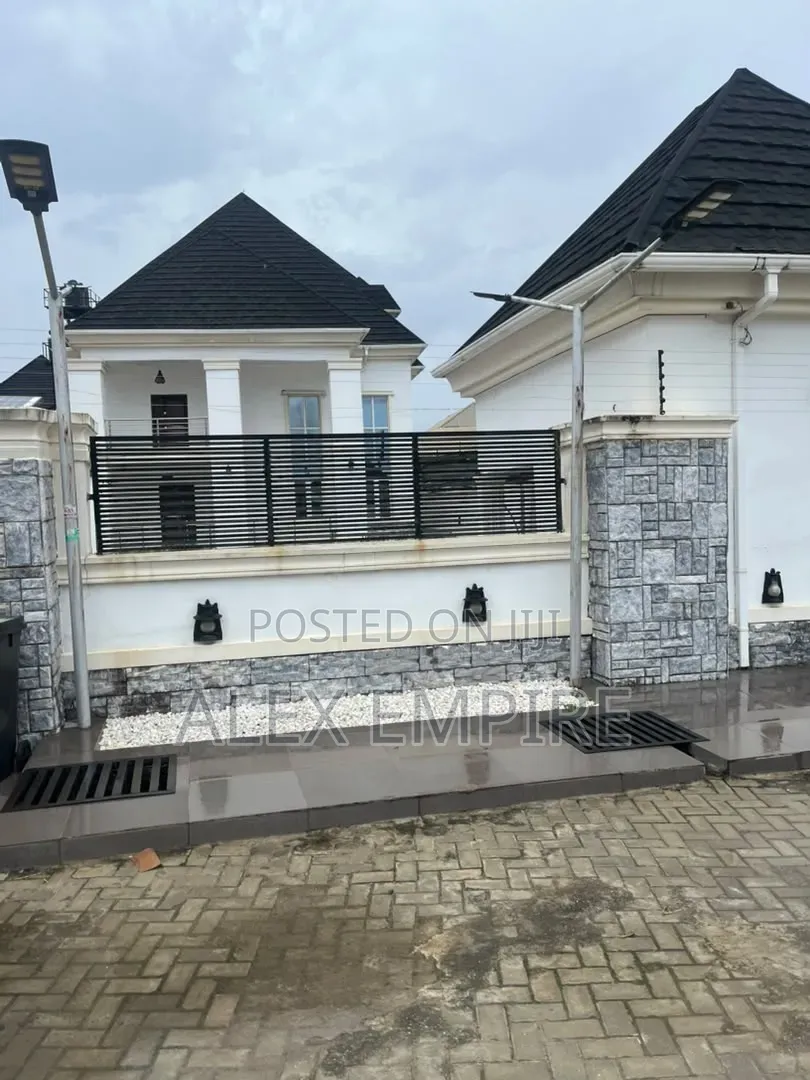 6bdrm Duplex in Ago Palace for sale in Ago Palace