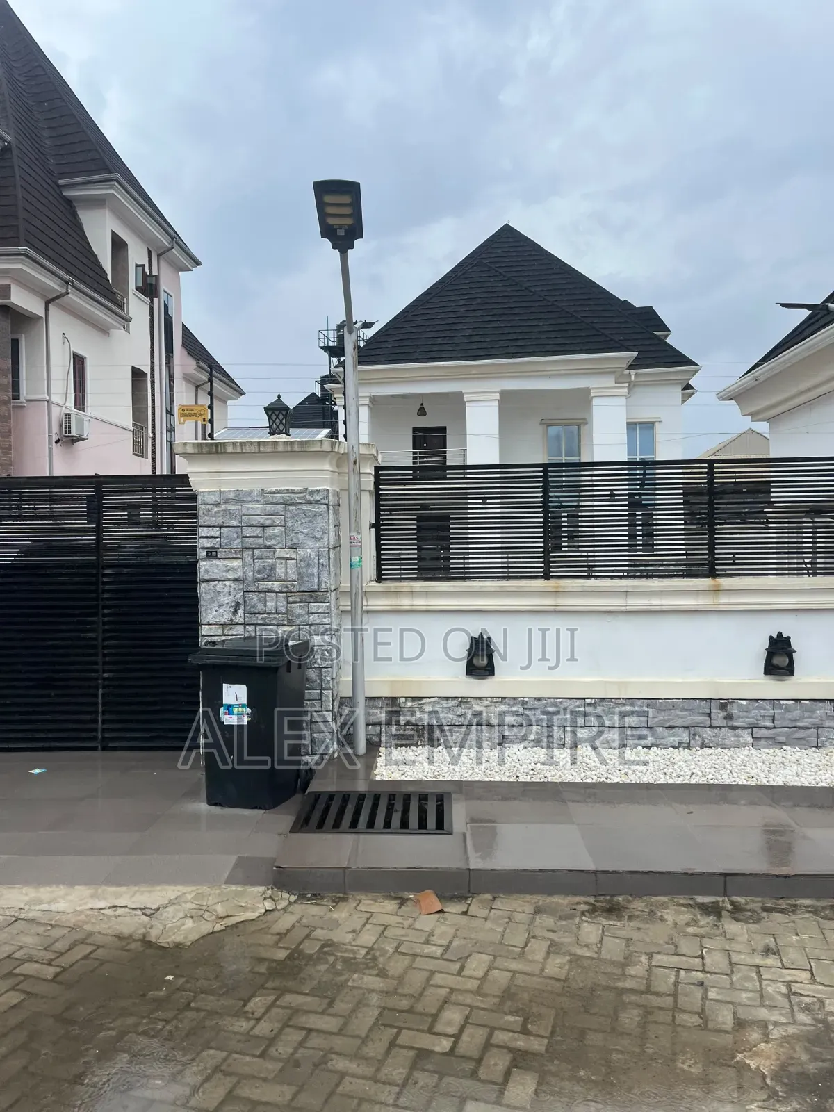 6bdrm Duplex in Ago Palace for sale in Ago Palace
