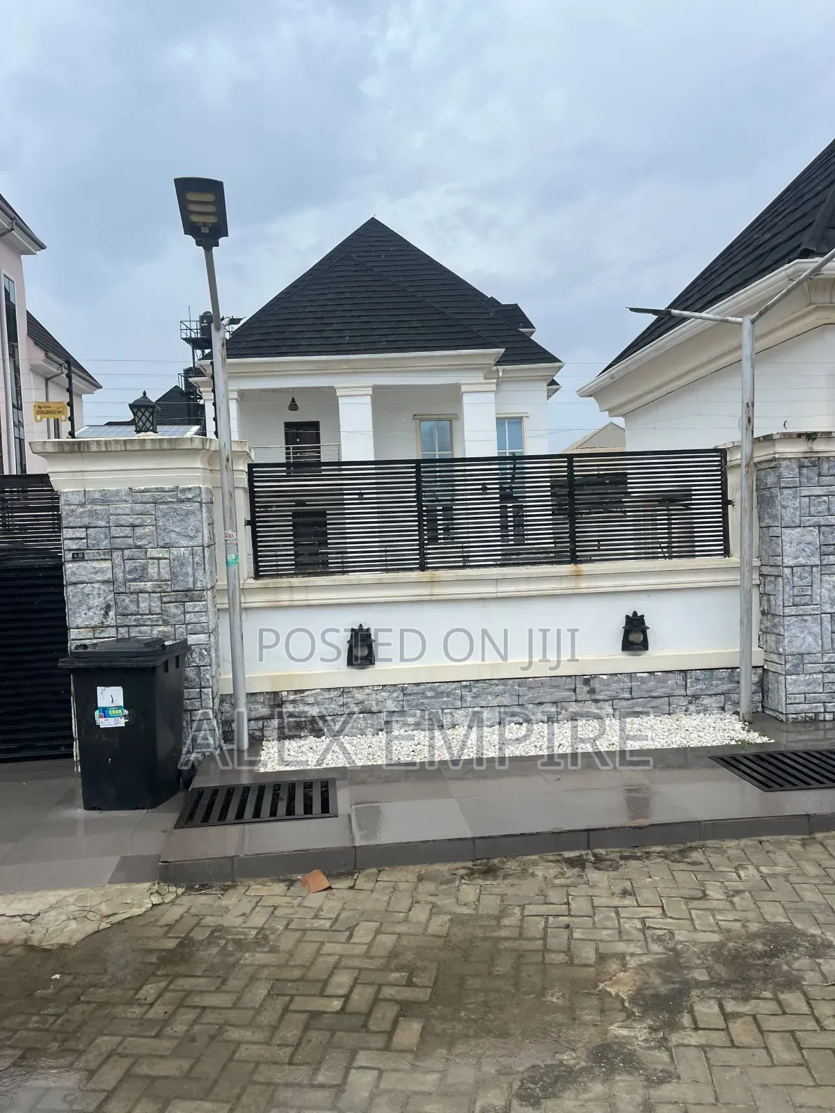 6bdrm Duplex in Ago Palace for sale in Ago Palace