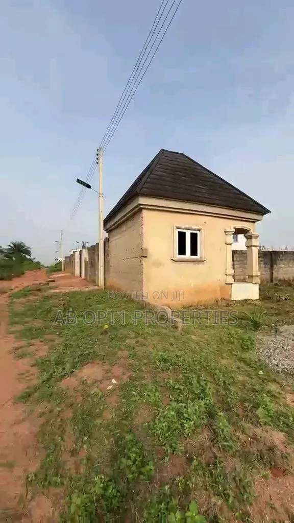 4bdrm Bungalow in Arougba, Airport Rd, Benin City for sale in Benin City