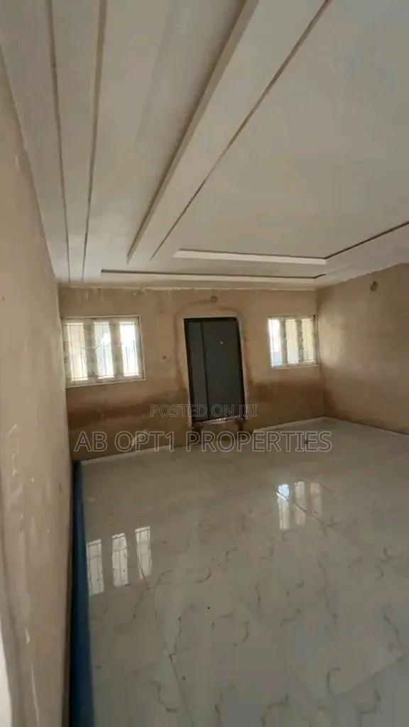 4bdrm Bungalow in Arougba, Airport Rd, Benin City for sale in Benin City