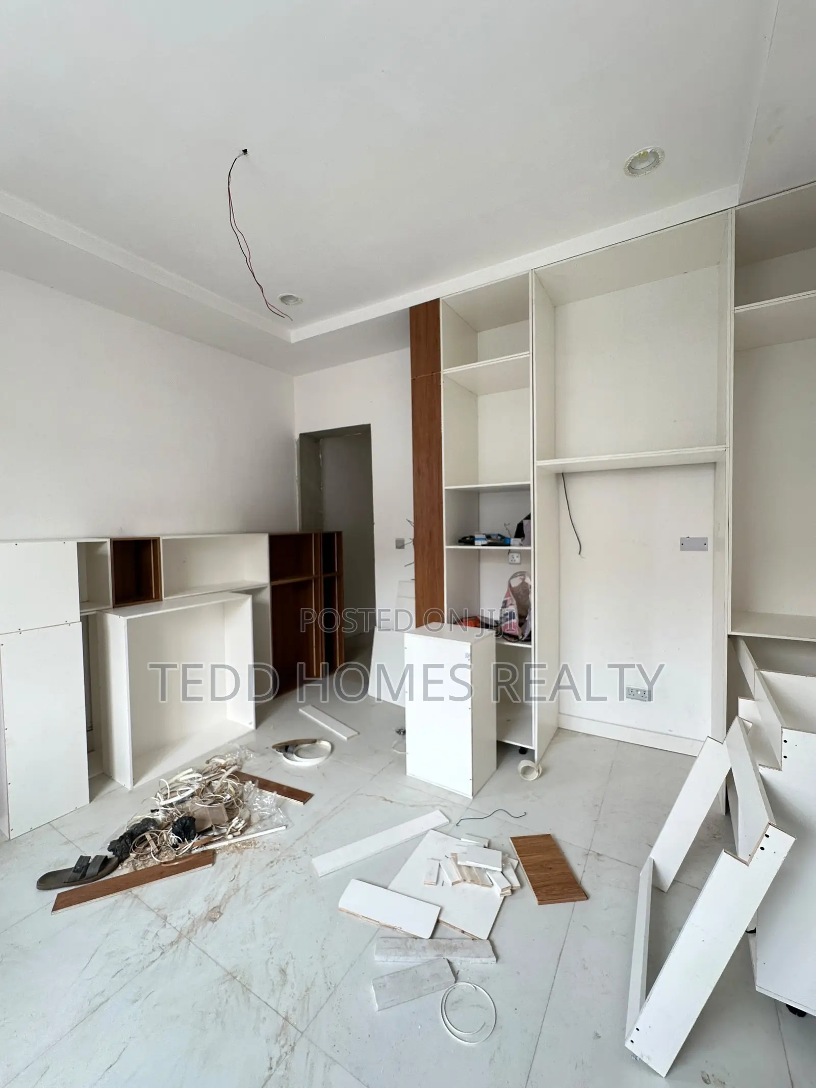 1bdrm Apartment in Ajah, Off Lekki-Epe Expressway for sale in Off Lekki-Epe Expressway
