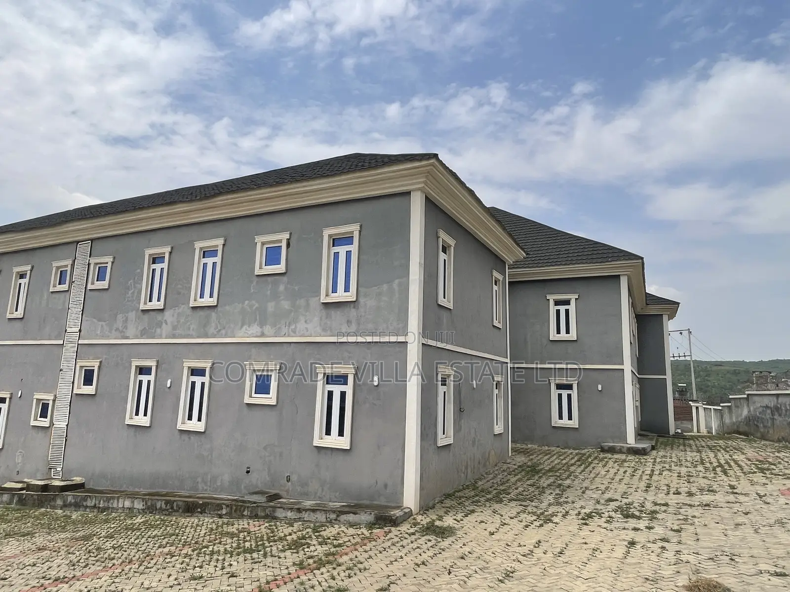 20bdrm Apartment in Apo Resettlement for sale in Apo Resettlement