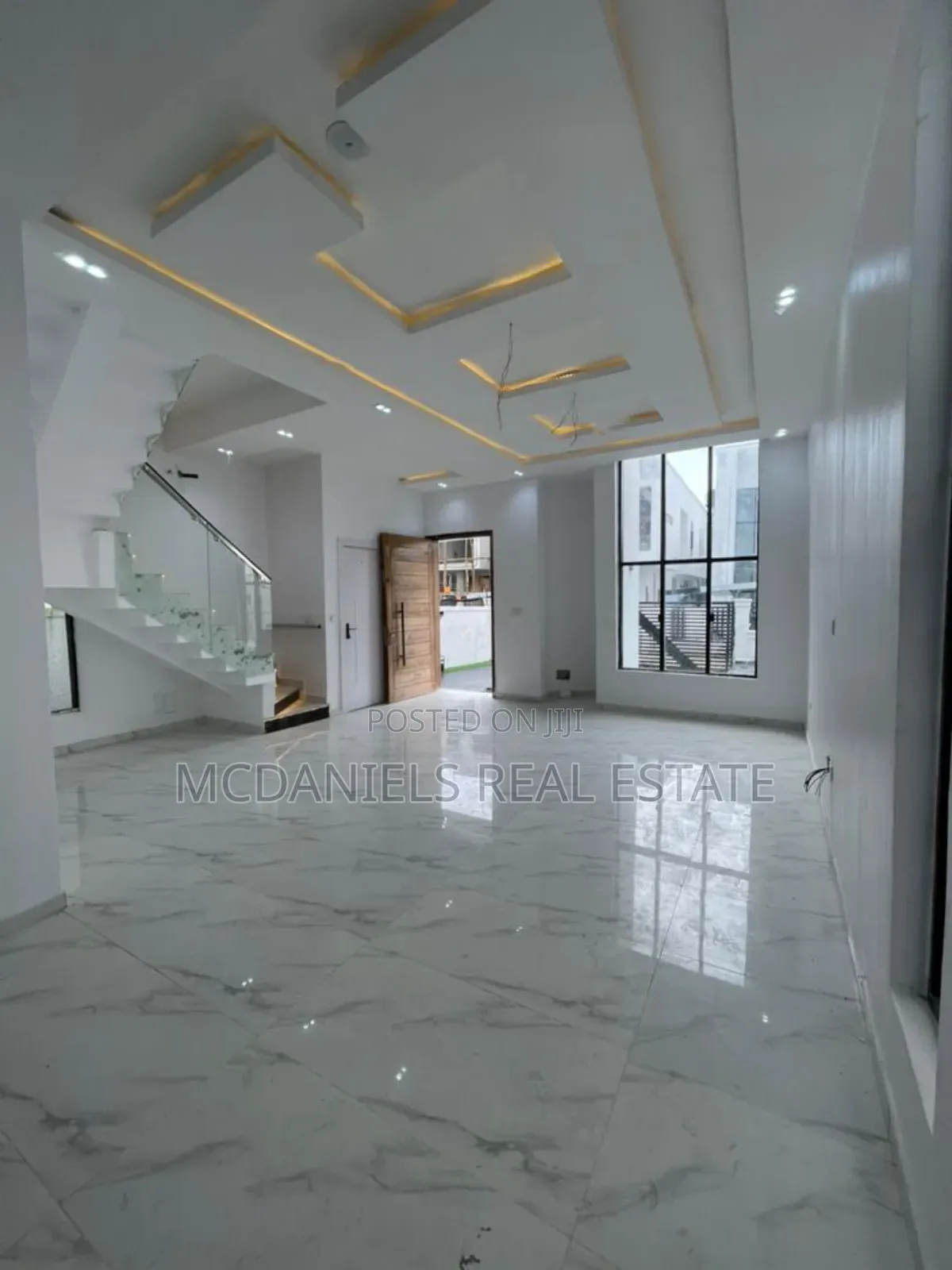 4bdrm Duplex in Chevron for sale in Chevron
