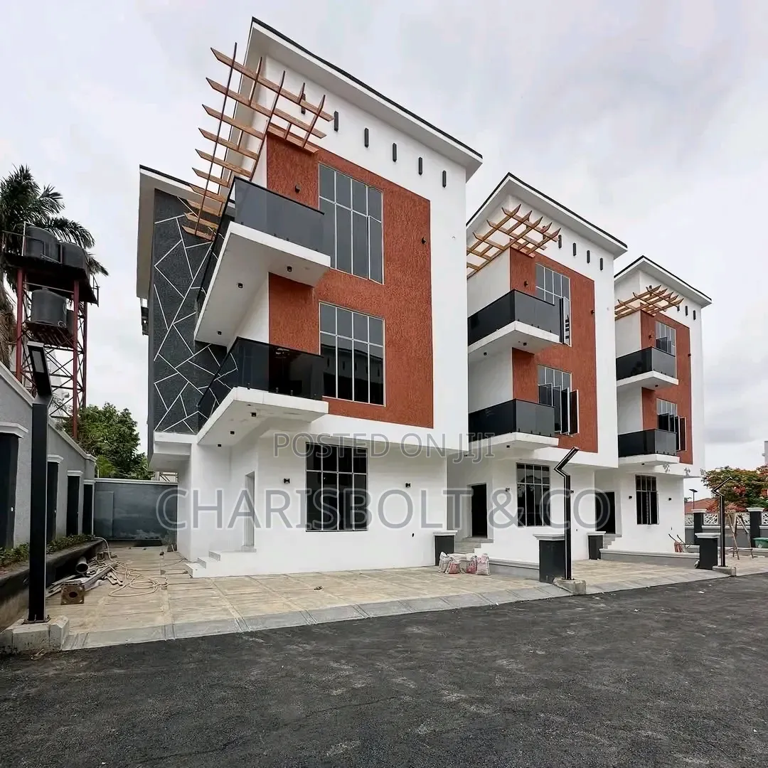4bdrm Townhouse/Terrace in Utako for sale in Utako