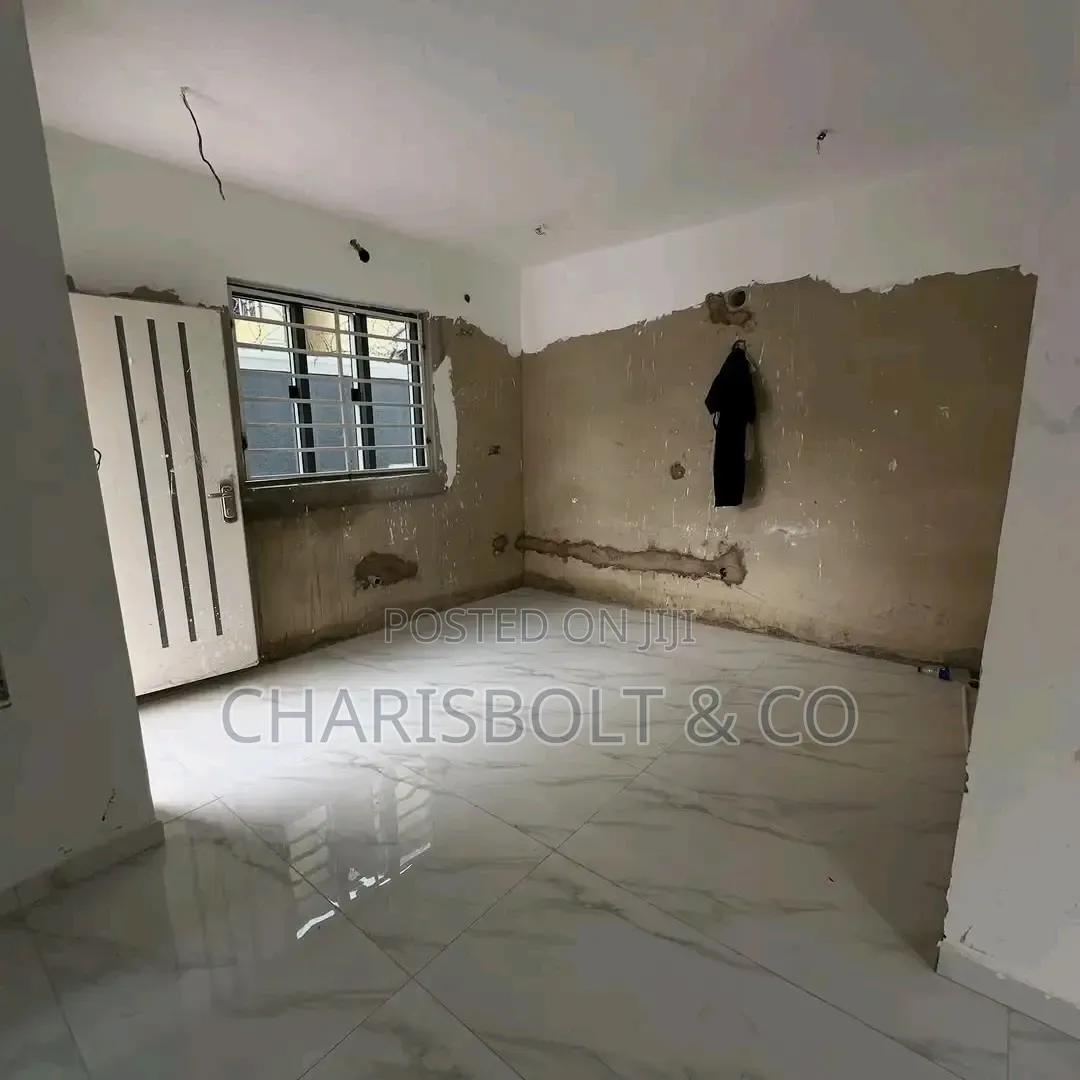 4bdrm Townhouse/Terrace in Utako for sale in Utako