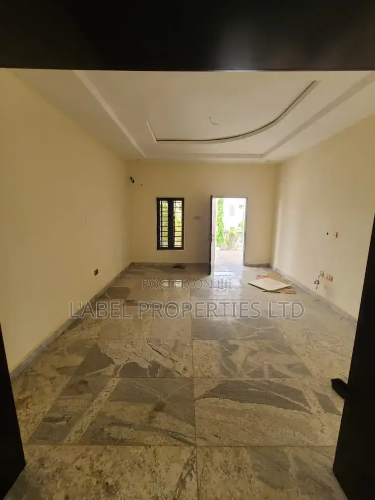 3bdrm Block of Flats in Standard Estate for rent in Galadimawa