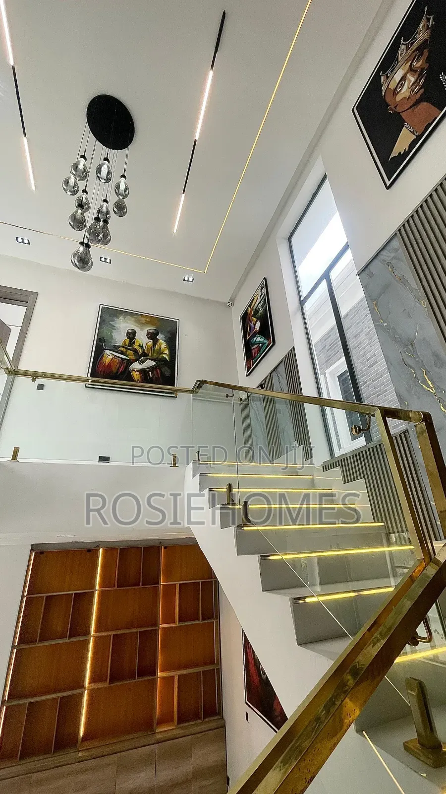 5bdrm Duplex in Free Estate, Chevron for sale in Chevron