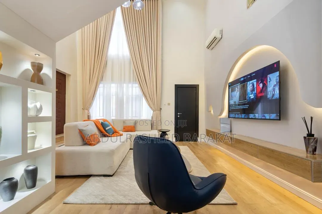 Luxurious 3bedroom Maisonette With Gym Pool Ps5 Wine Bar in Lekki Phase 1