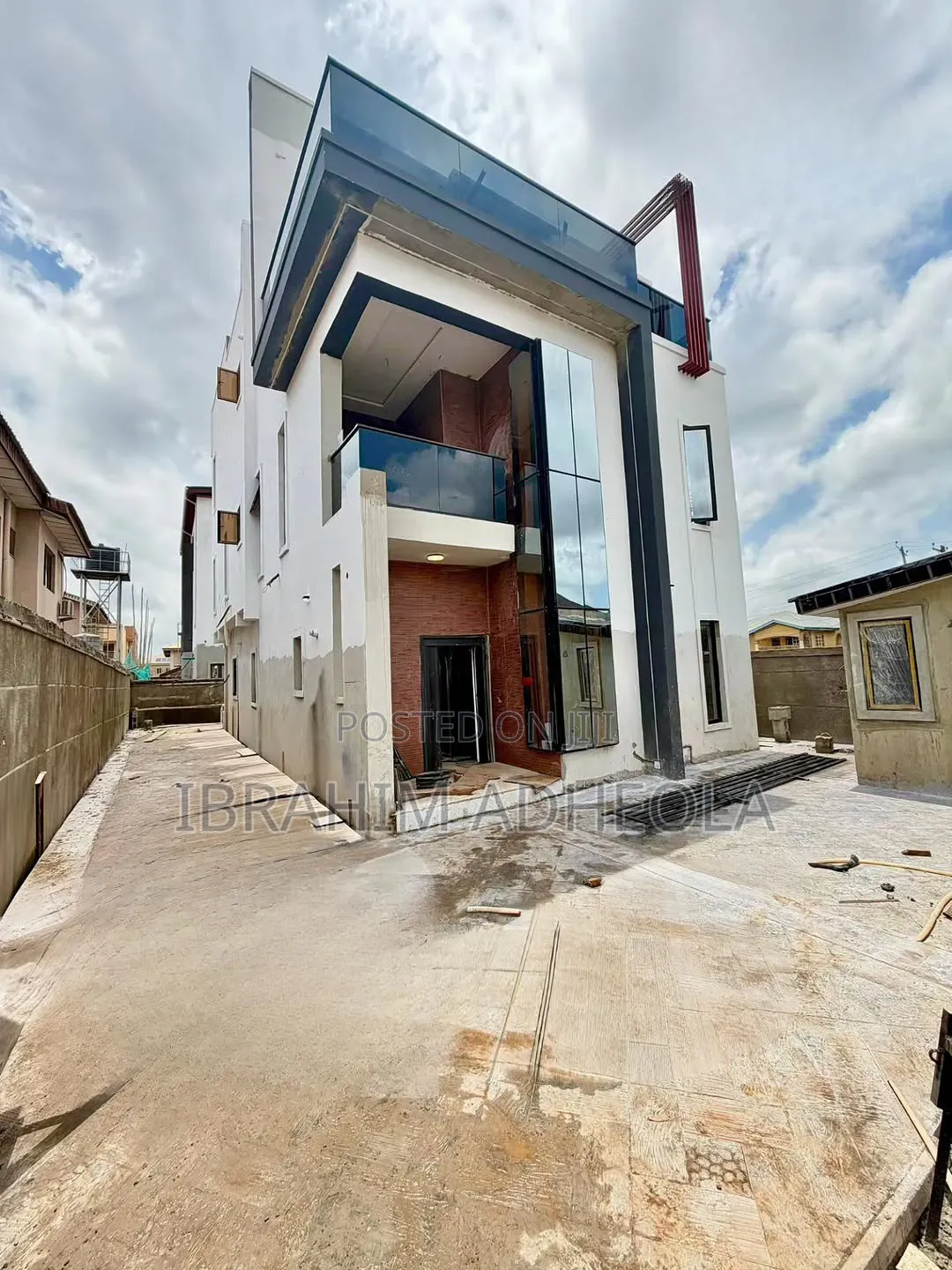 5bdrm Duplex in Magodo Gra Phase1 for sale in GRA Phase 1