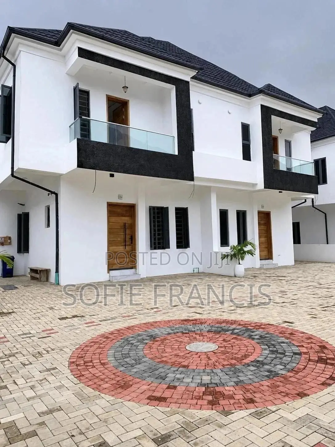 4bdrm Duplex in Vgc for sale in VGC / Ajah