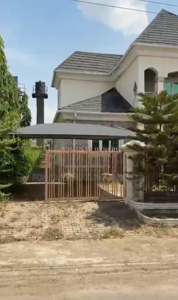 Furnished 3bdrm Duplex in River Park, FHA for sale in FHA