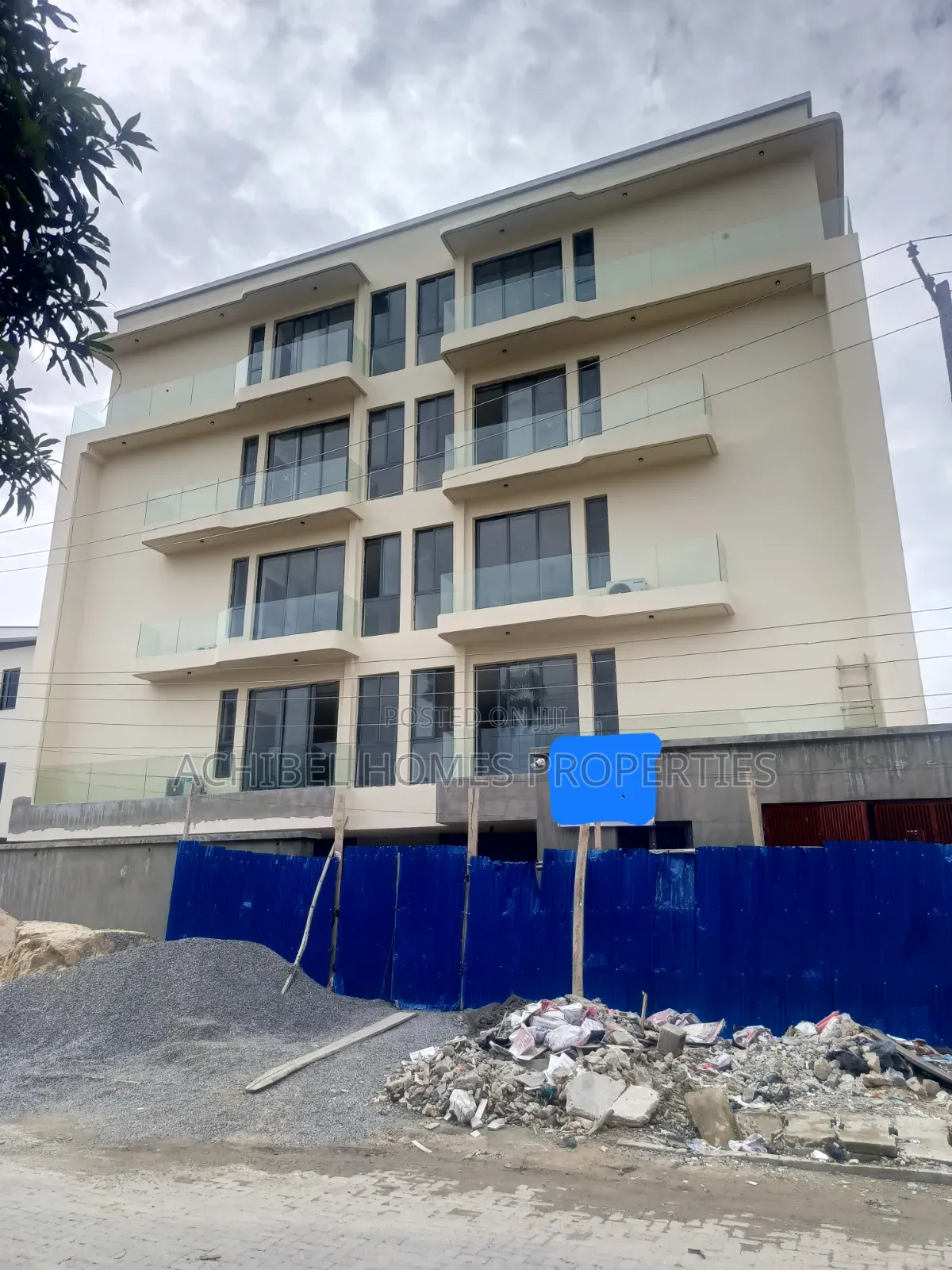 2bdrm Apartment in Off Busola Durosimi, Lekki Phase 1 for sale in Lekki Phase 1