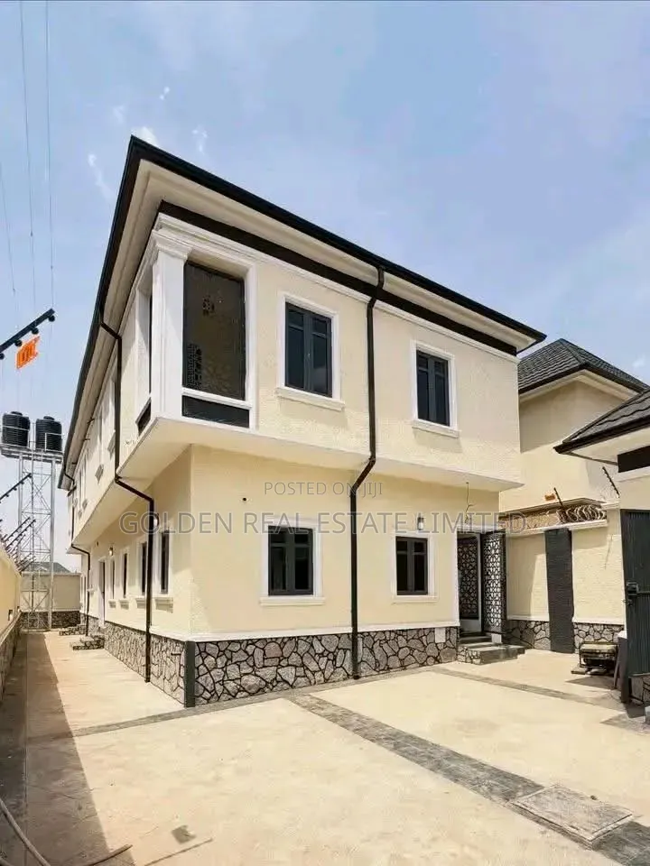 4bdrm Duplex in Apo Resettlement for sale in Apo Resettlement