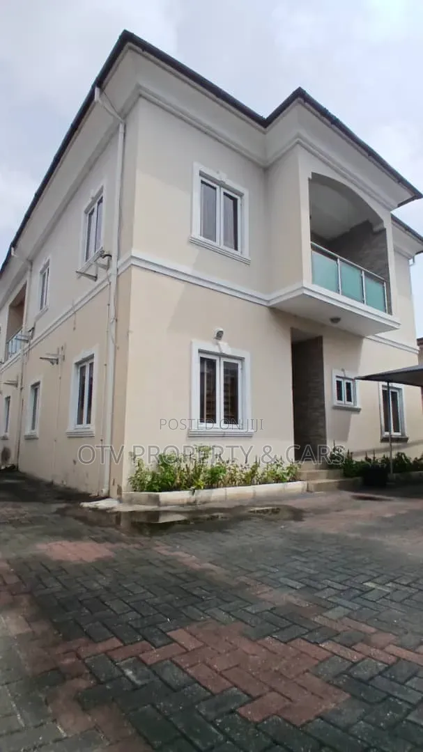 5bdrm Duplex in Lekki Phase 1 for sale in Lekki Phase 1