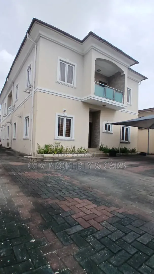 5bdrm Duplex in Lekki Phase 1 for sale in Lekki Phase 1