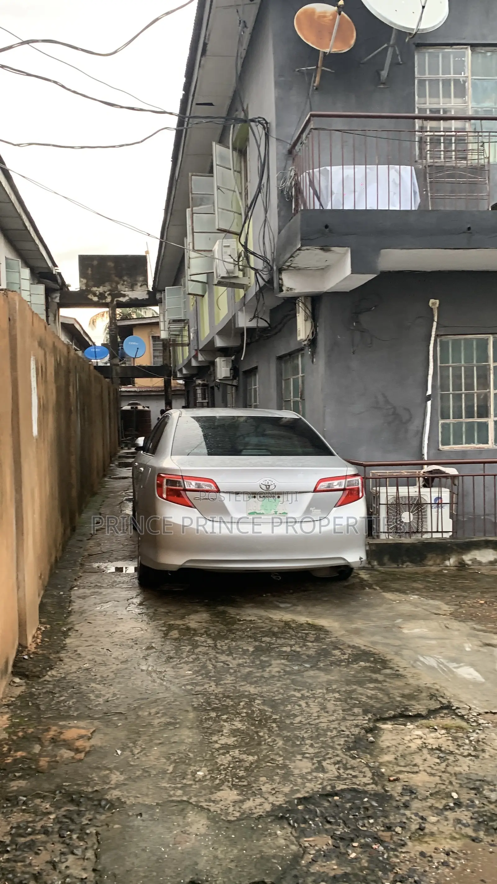 3bdrm Block of Flats in Surulere, Masha for sale in Masha