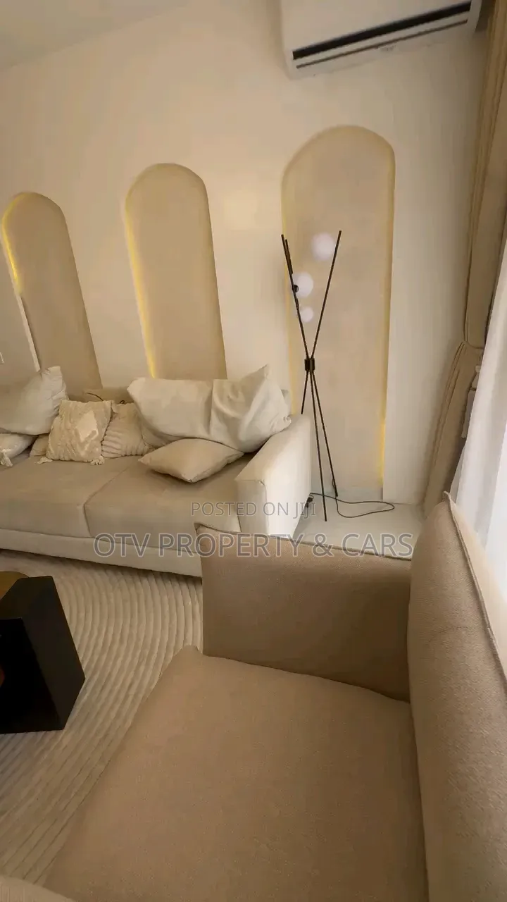 Furnished 3bdrm Apartment in Akin Olugbade for sale in Akin Olugbade