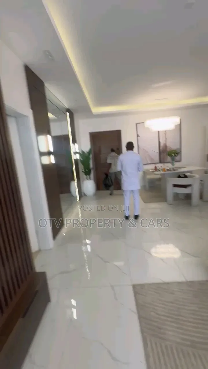 Furnished 3bdrm Apartment in Akin Olugbade for sale in Akin Olugbade