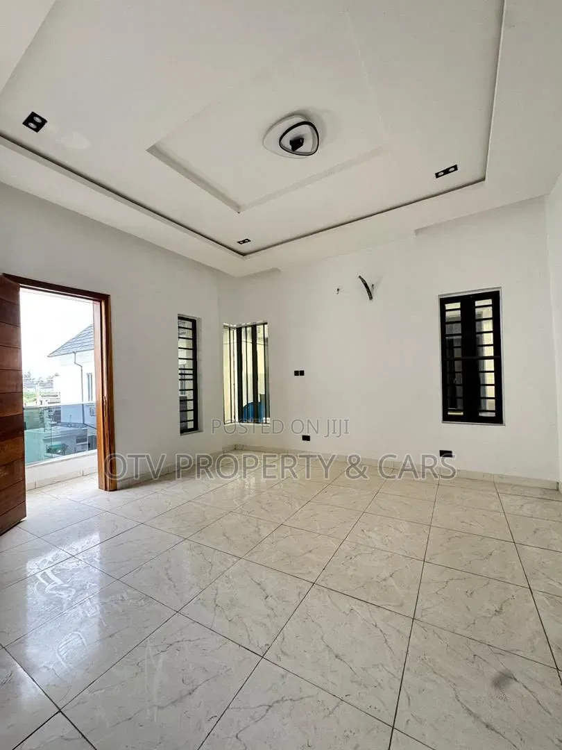 4bdrm Duplex in Epe Road for sale in Epe Road
