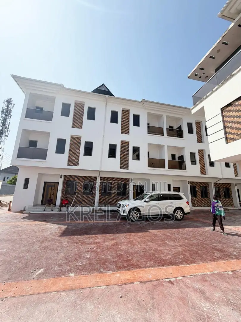 4bdrm Duplex in Sangotedo for sale in Sangotedo