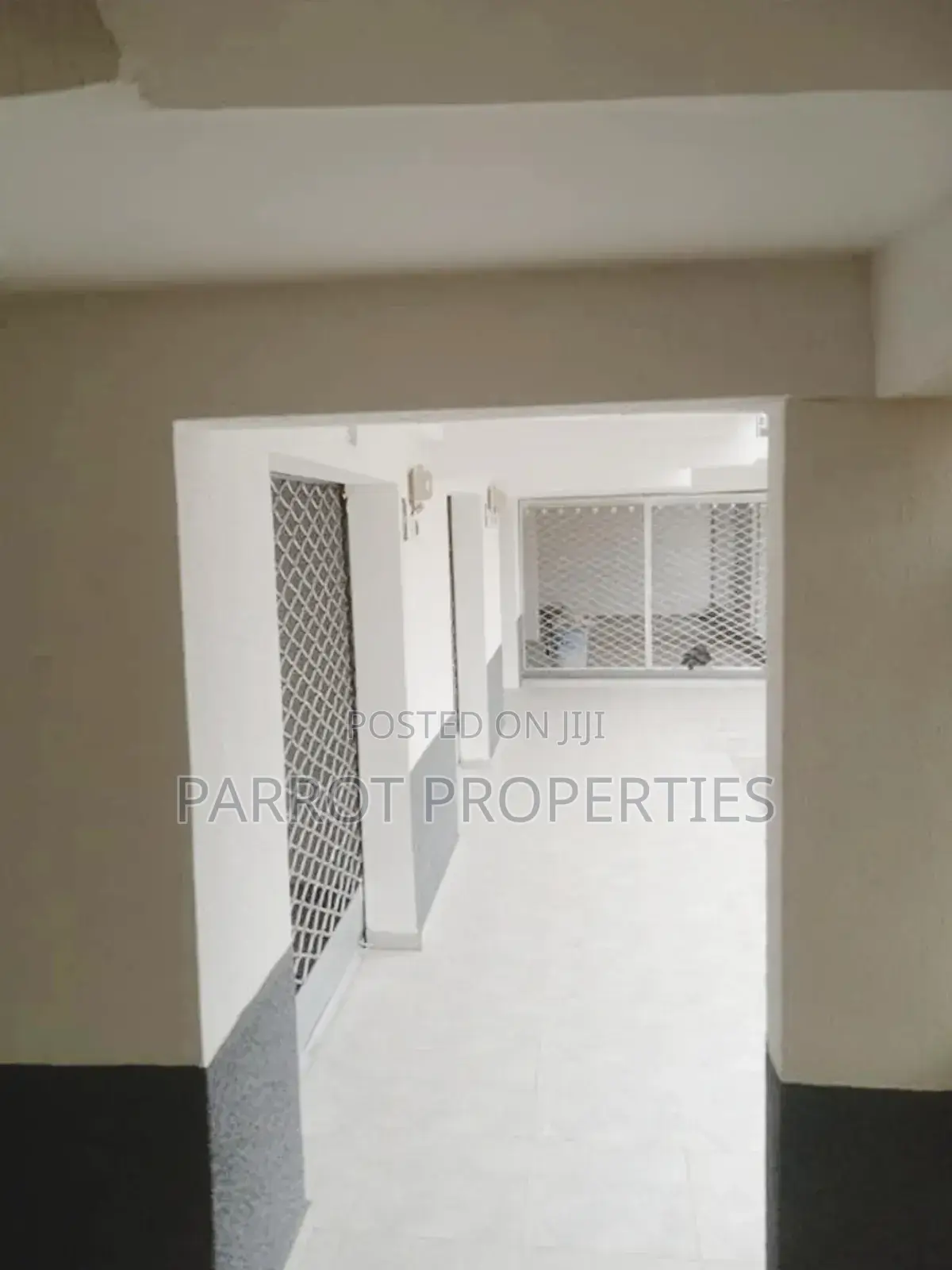 Large Shop/Office Space in Gwarimpa in Life Camp