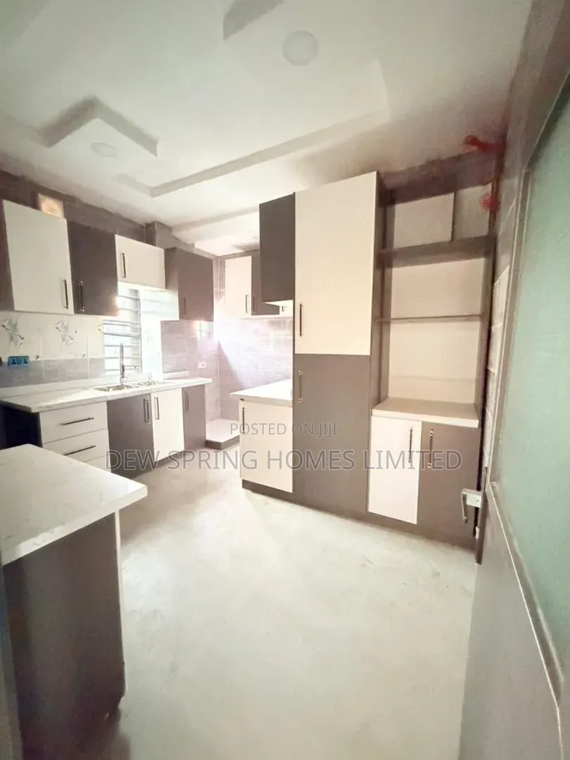 4bdrm Duplex in Maryland, Mende for sale in Mende