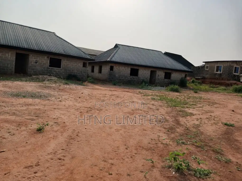 2bdrm Bungalow in Agunfoye, Igbogbo for sale in Igbogbo