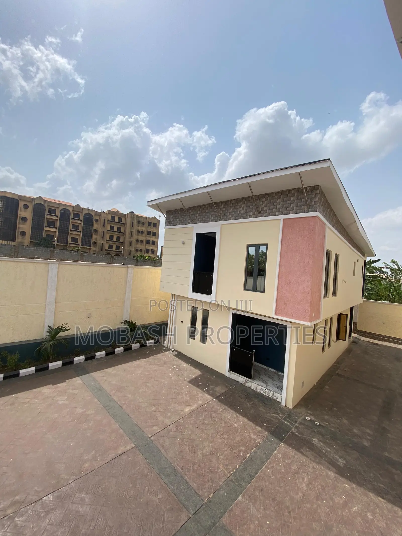 4bdrm Duplex in Adeoyo Gra, Ini for sale in Ini