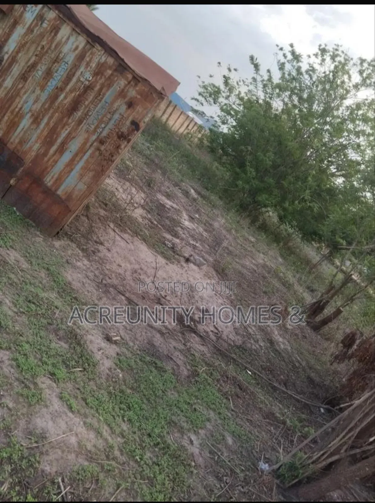 6 Plots of Land at Lautech, Iseyin Campus for Sale. Iseyin, Oyo State in Iseyin