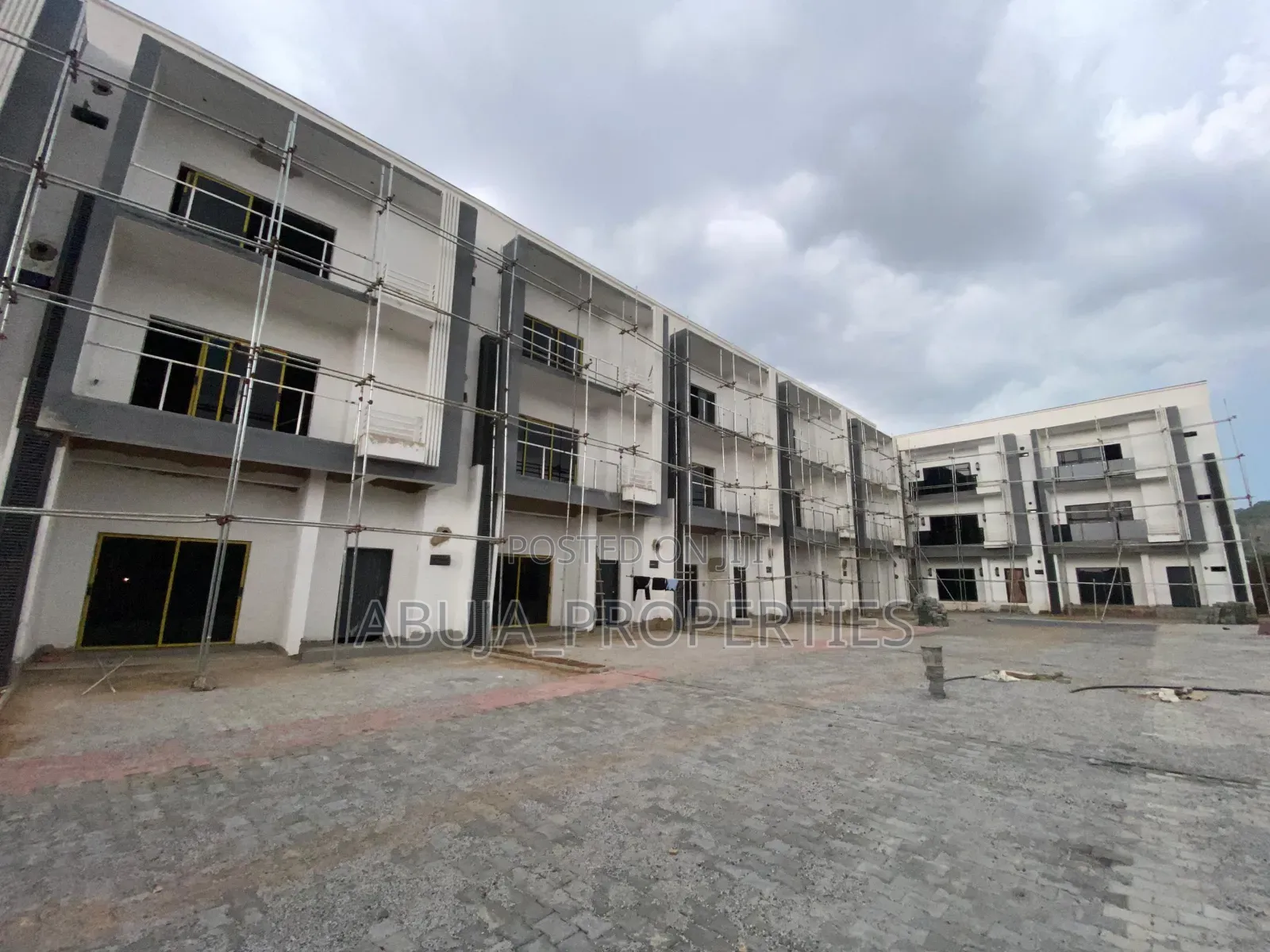 4bdrm Duplex in Jahi for sale in Jahi