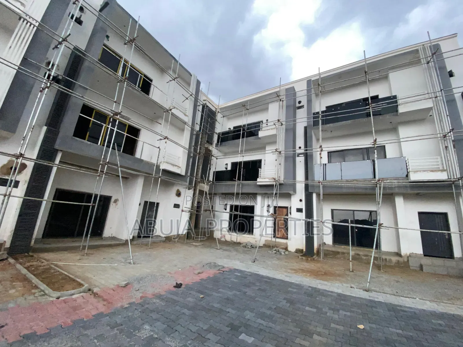 4bdrm Duplex in Jahi for sale in Jahi