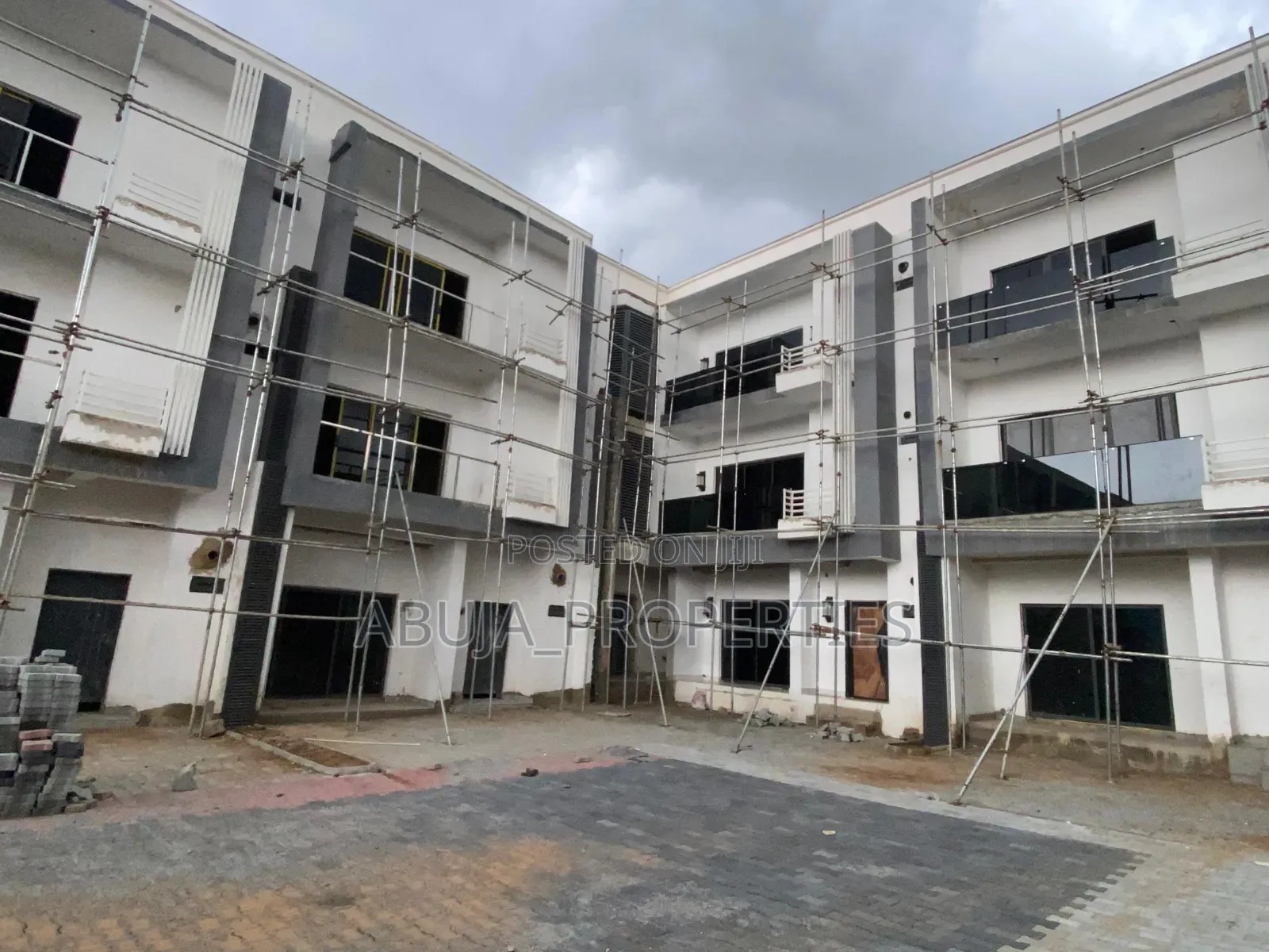 4bdrm Duplex in Jahi for sale in Jahi