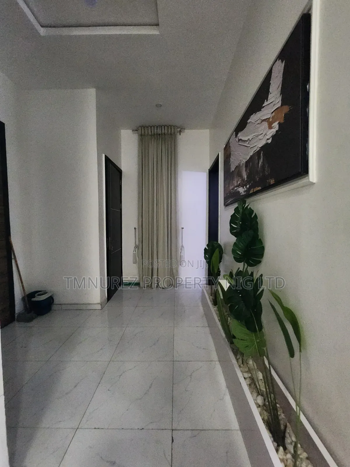 Furnished Mini Flat in Chevron for rent in Chevron
