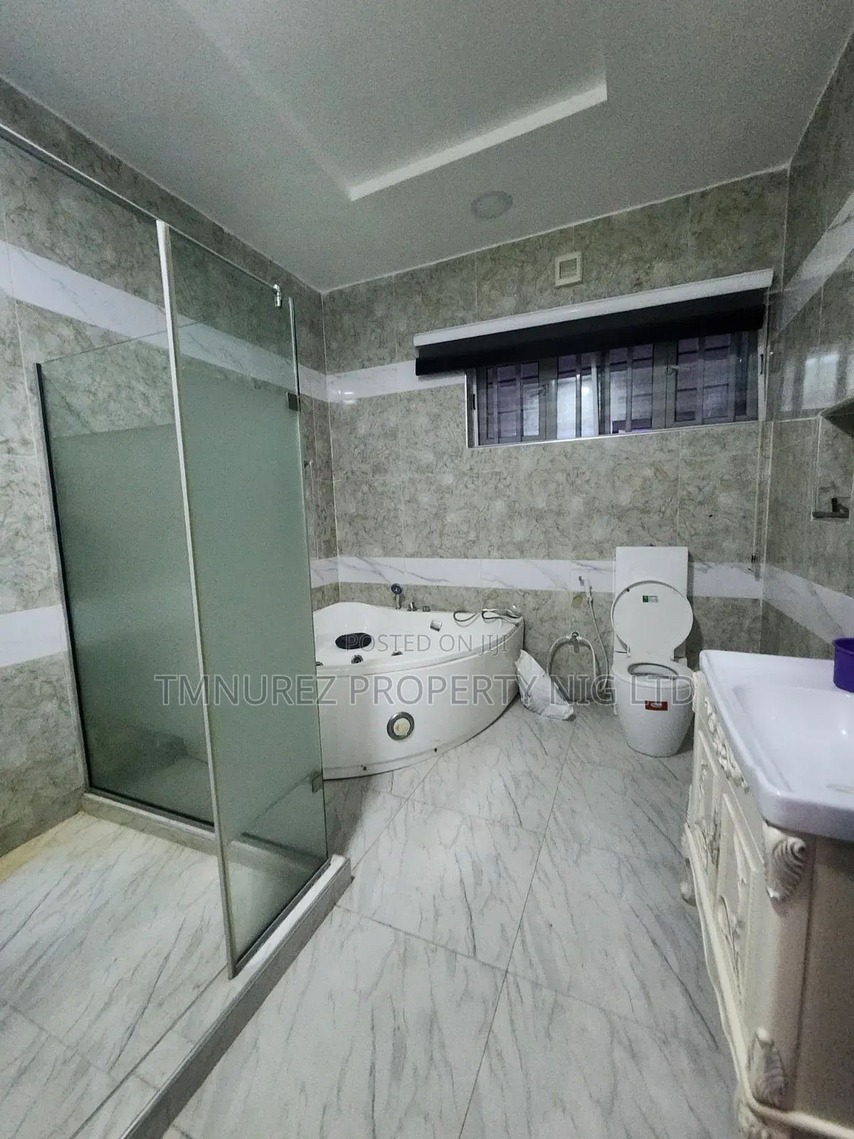 Studio Apartment in Chevron for rent in Chevron