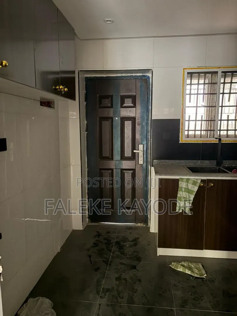 Furnished 2bdrm Block of Flats in Brians And Hammers, Life Camp in Life Camp