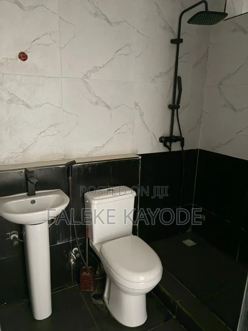 Furnished 2bdrm Block of Flats in Brians And Hammers, Life Camp in Life Camp
