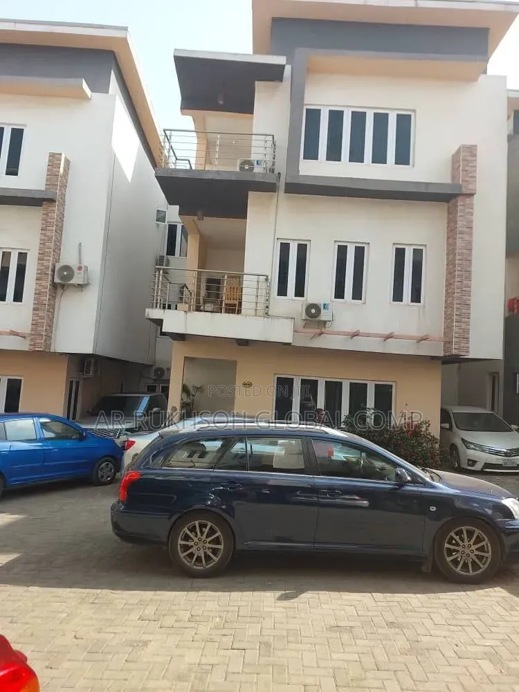 4bdrm Duplex in Guzape for sale in Guzape District