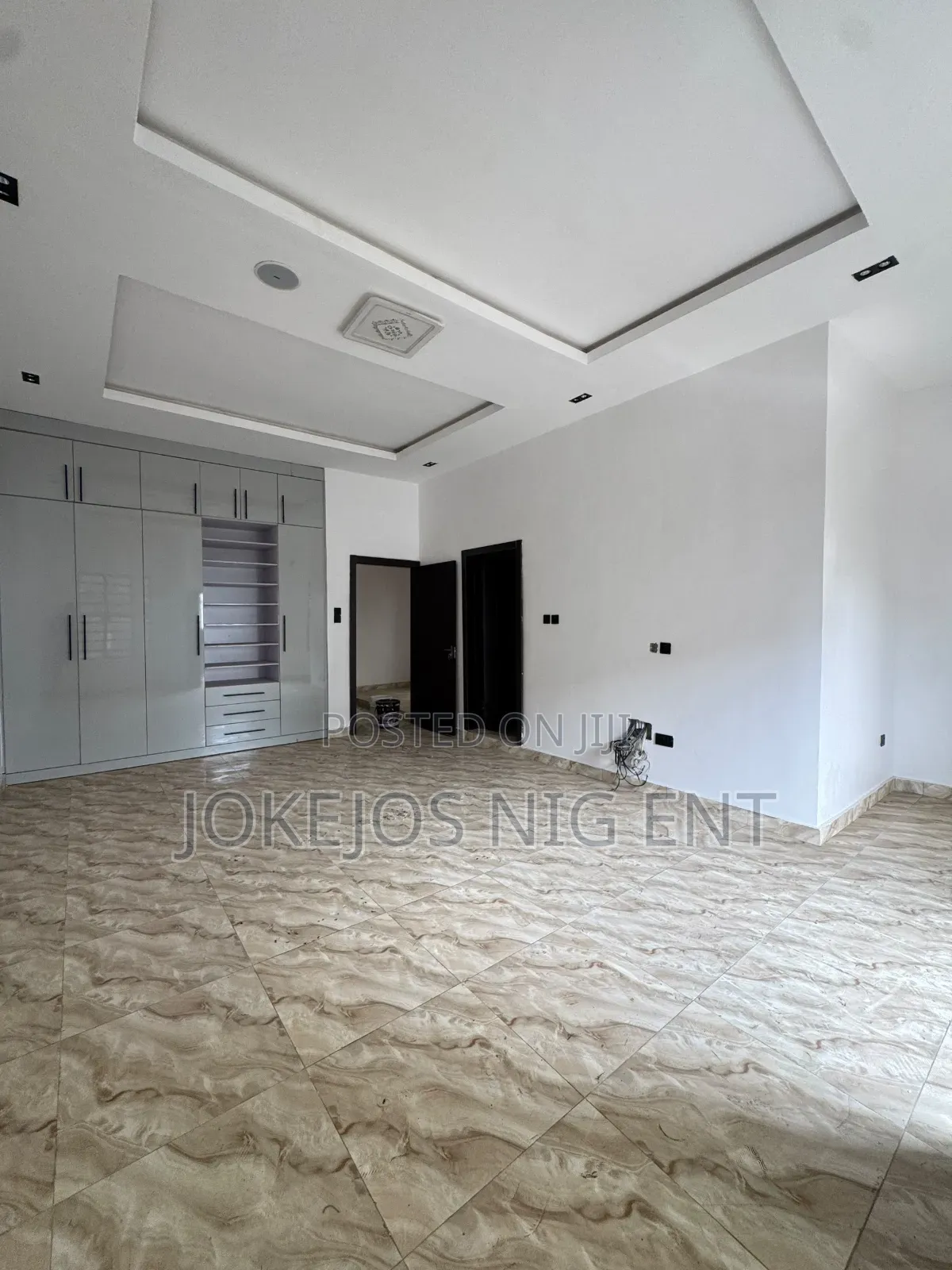 4bdrm Duplex in Osapa London Lekki for sale in Osapa london