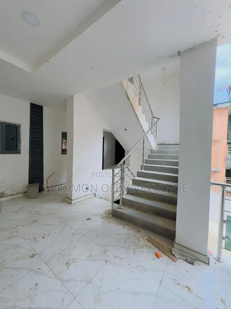 3bdrm Apartment in Gbagada for sale in Gbagada
