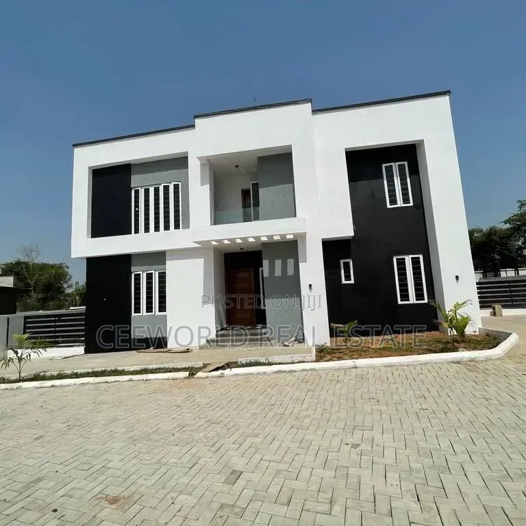 4bdrm Duplex in Calton Gate Estate for rent in Akobo