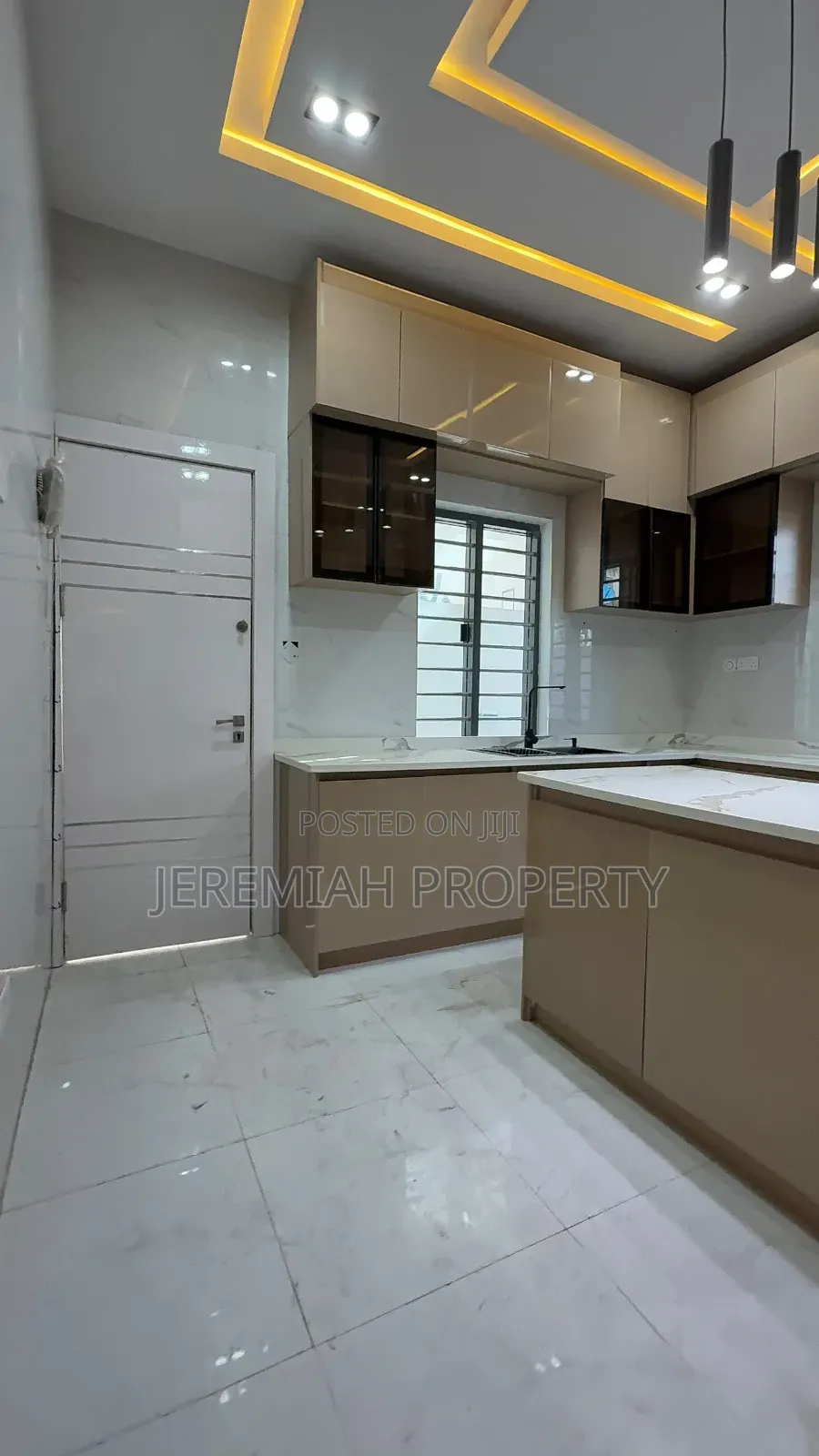 5bdrm Duplex in Omole Estate Phase I, Berger for sale in Berger